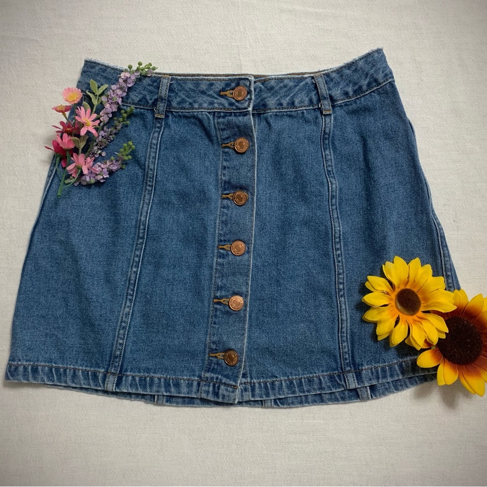 Summer is calling with this Forever 21 Skirt!